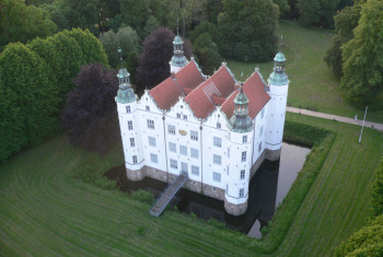 Ahrensburger Schloss aus dem Heißluftballon